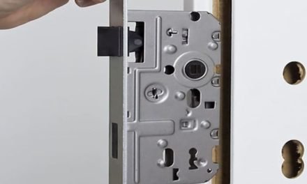 Comment ouvrir une porte claquée?